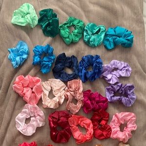 40 colorful scrunchies